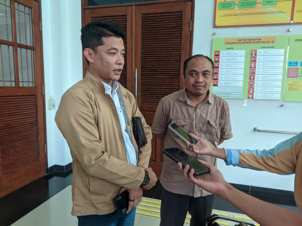 PH DALAM SIDANG PUTUSAN SELA FAIZ: DAKWAAN MENJADI CACAT FORMIL KARENA TAK ADA BAP PELAPOR