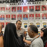 KAPOLRESTA MALANG MENANDATANGANI PERNYATAAN SIKAP ATAS PENOLAKAN PERTANDINGAN AREMA VS PERSEBAYA