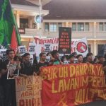 PERINGATI MAY DAY, GABUNGAN MASSA AKSI TUNTUT UPAH LAYAK DAN PERLINDUNGAN BURUH