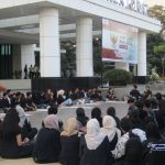 SUARAKAN TUNTUTAN ATAS KEBIJAKAN BBM: MAHASISWA UM GELAR AKSI SOLIDARITAS UNTUK HANA